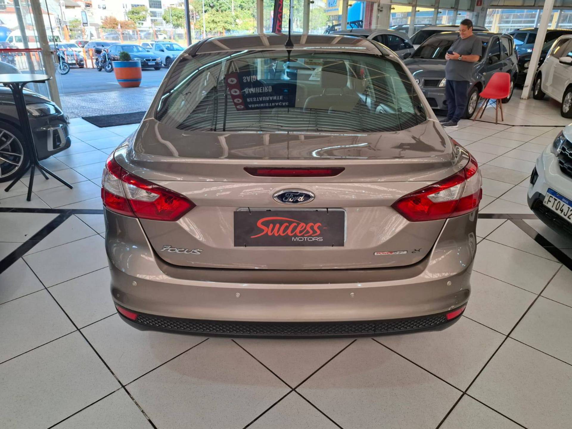 FORD FOCUS