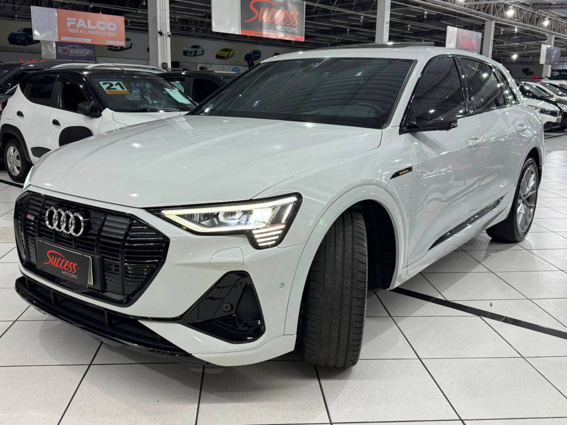 AUDI E-TRON