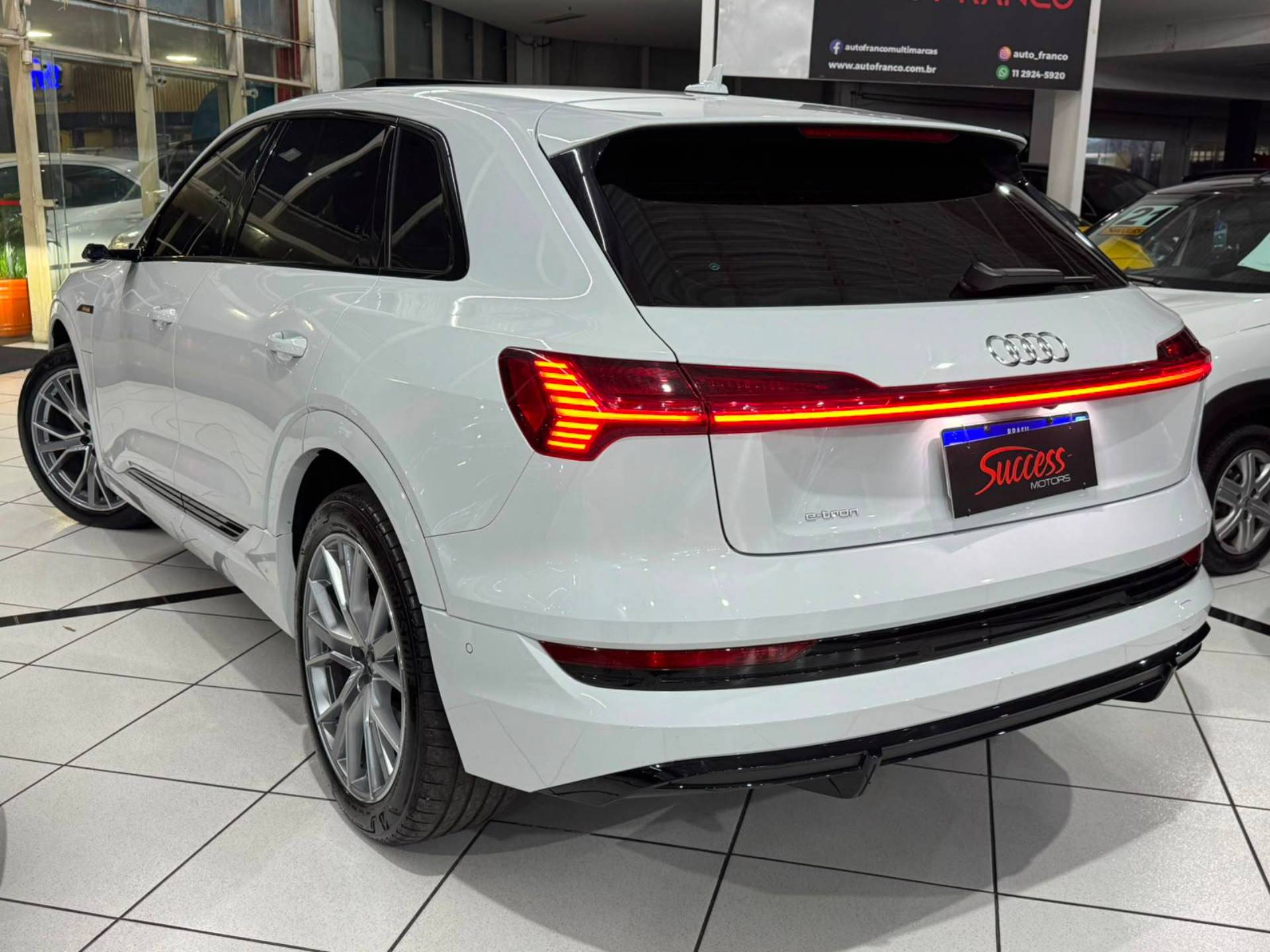 AUDI E-TRON