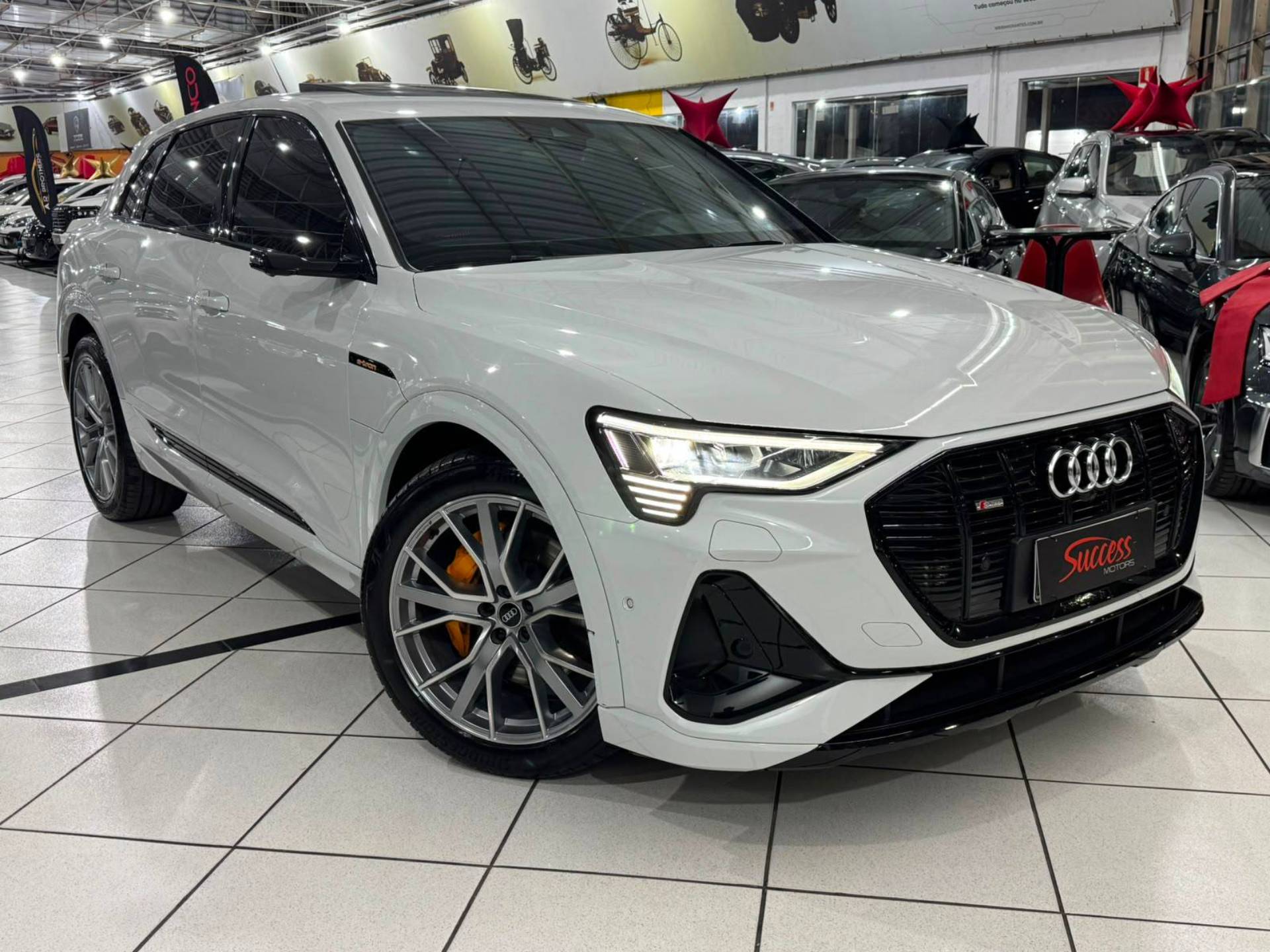 AUDI E-TRON