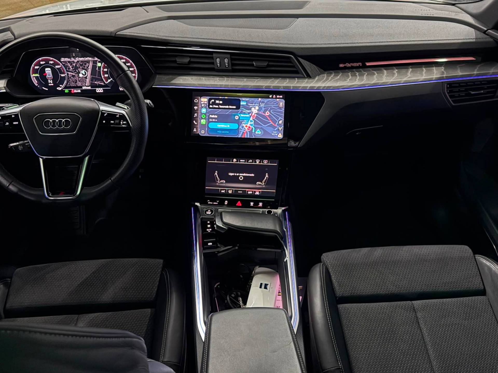 AUDI E-TRON