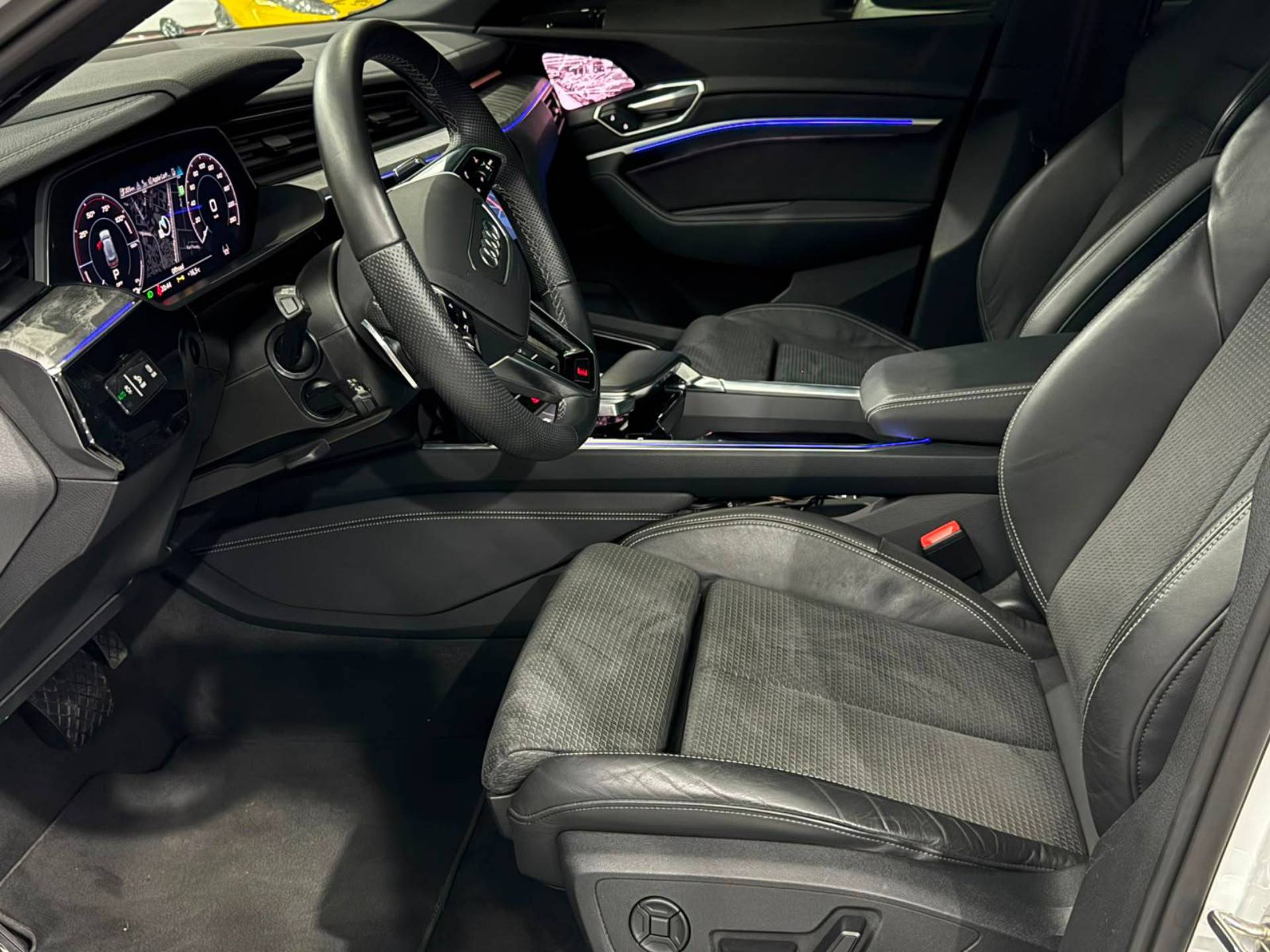 AUDI E-TRON