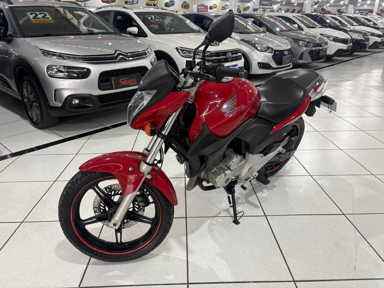 HONDA CB 300R