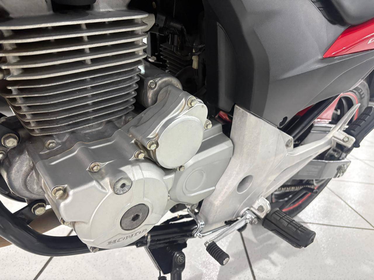 HONDA CB 300R