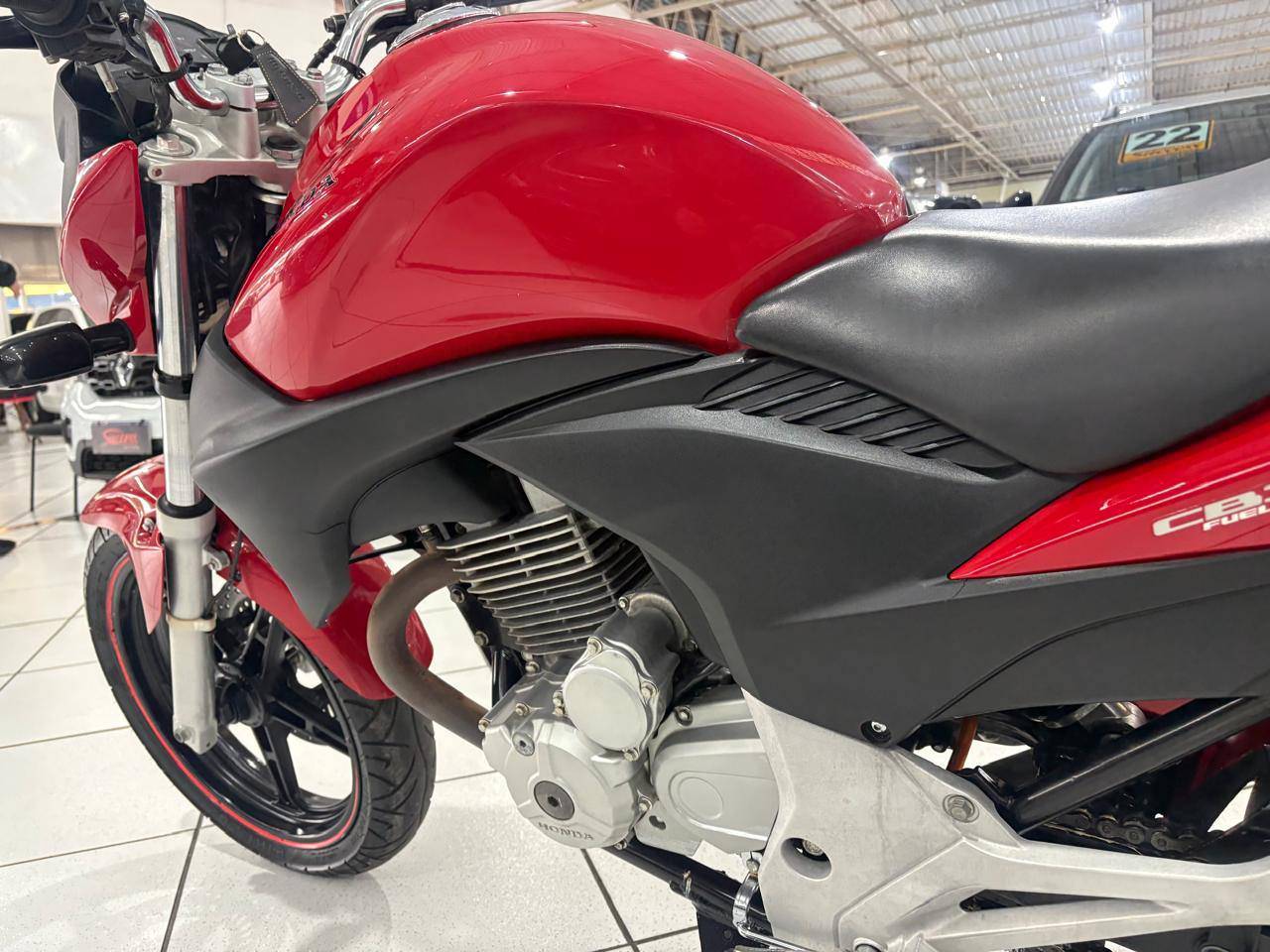 HONDA CB 300R