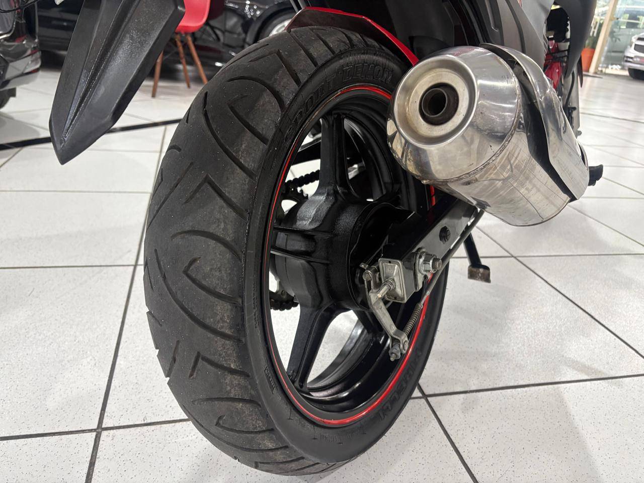 HONDA CB 300R