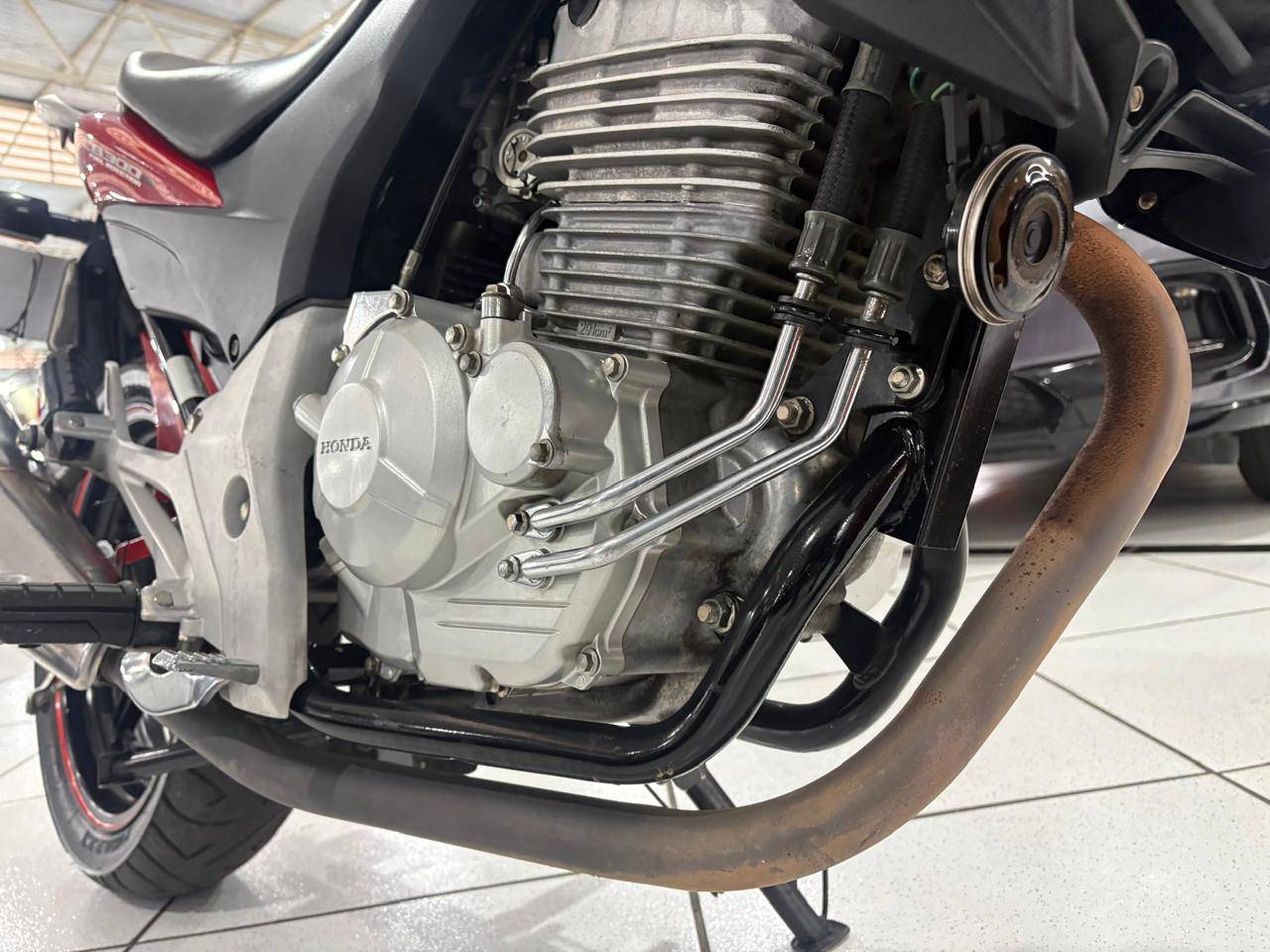 HONDA CB 300R