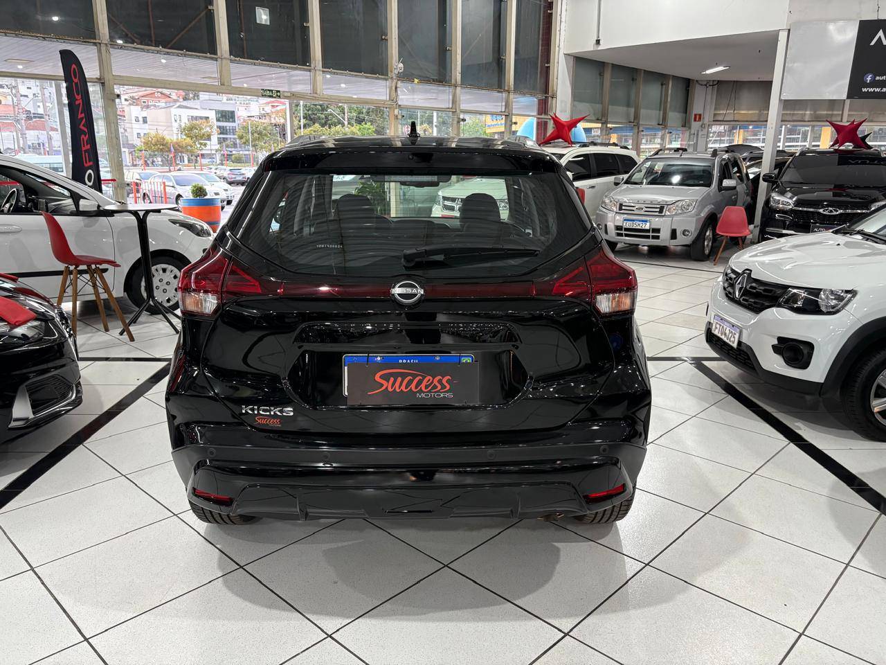 NISSAN KICKS