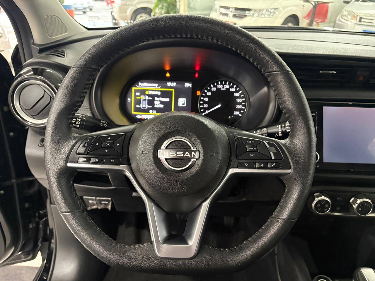 NISSAN KICKS