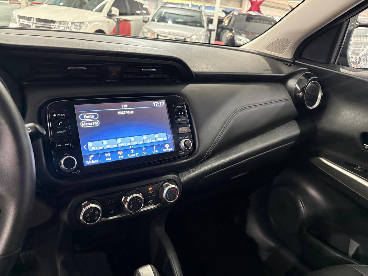 NISSAN KICKS