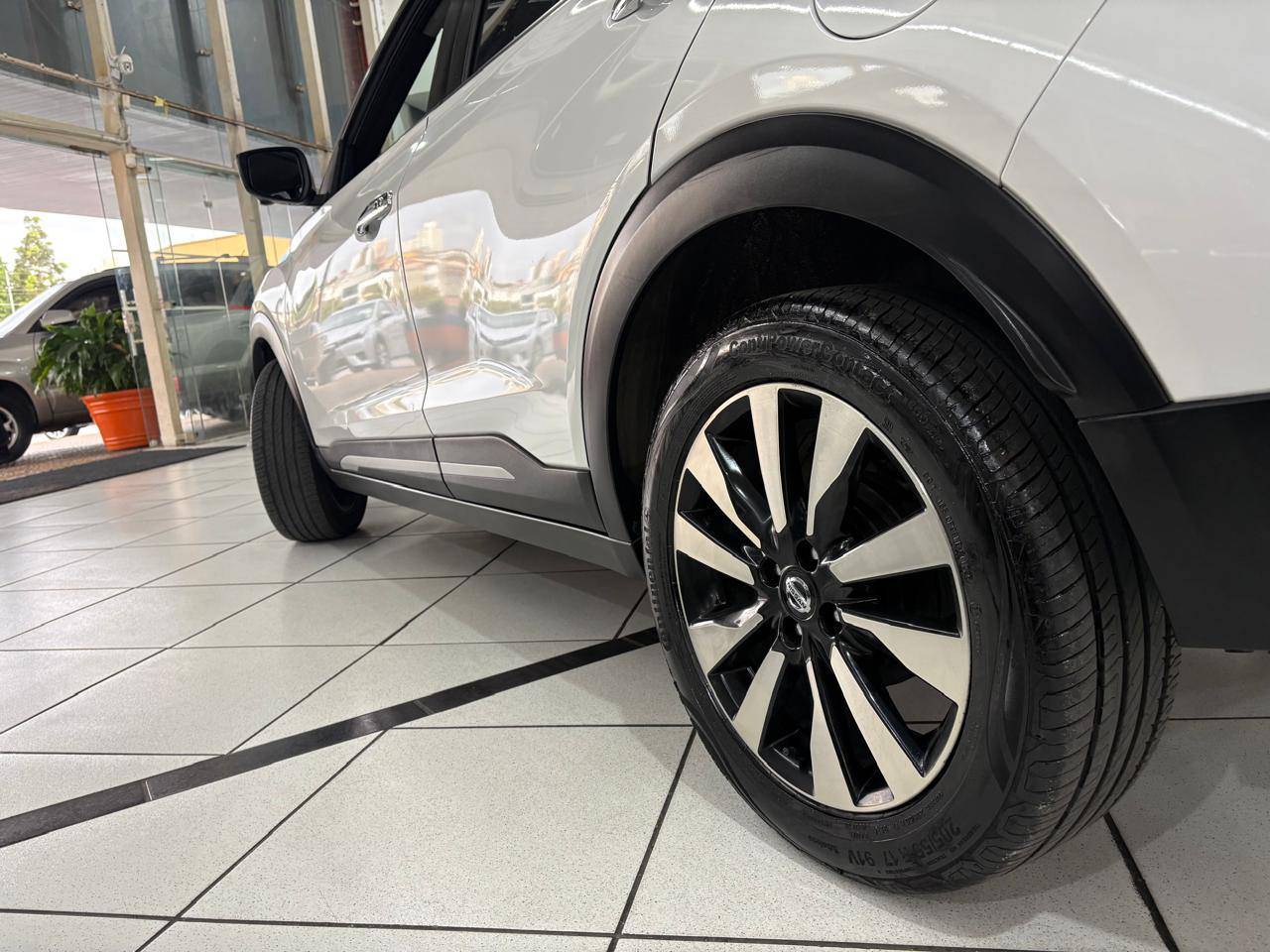 NISSAN KICKS