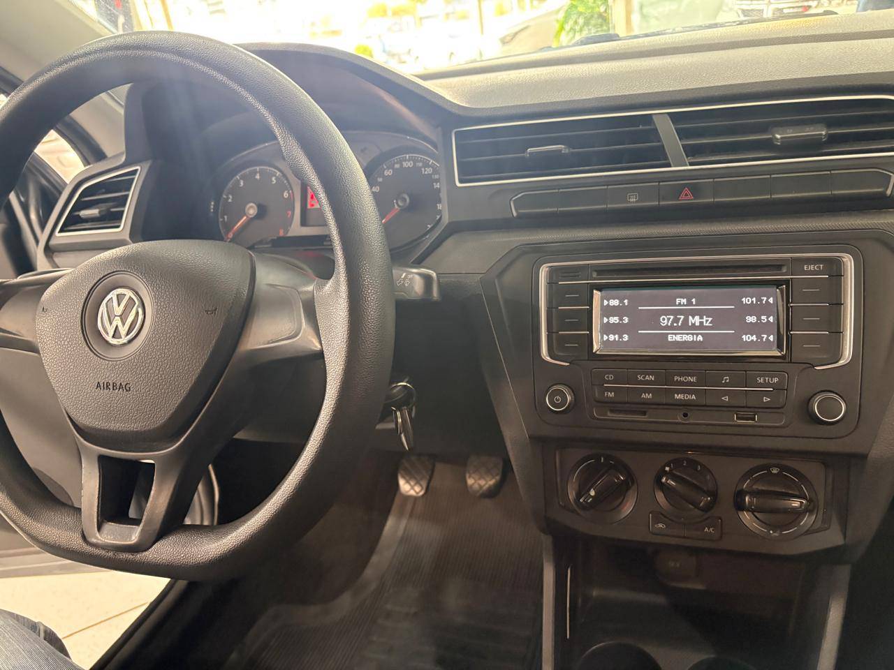 VOLKSWAGEN VOYAGE