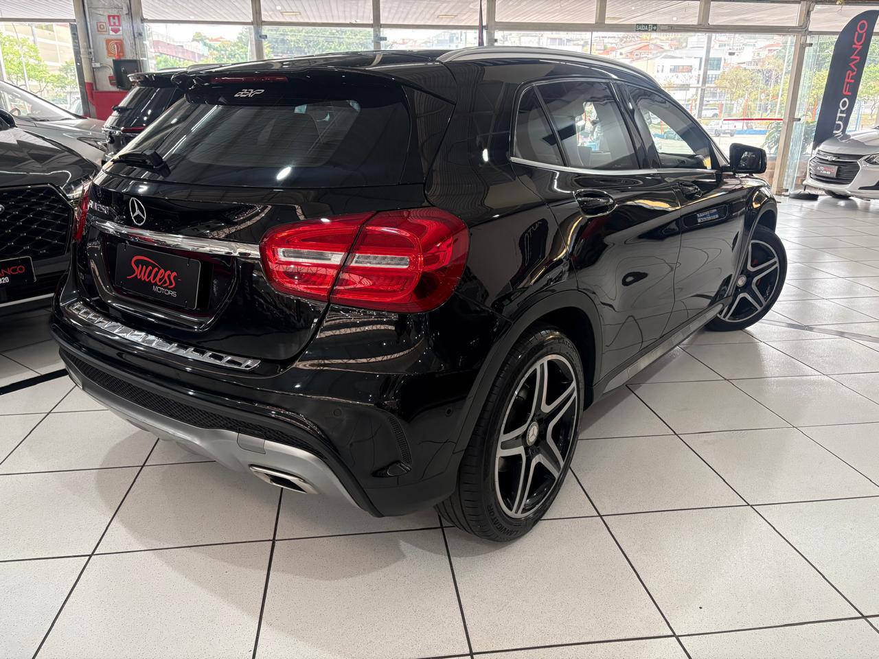 MERCEDES-BENZ GLA 250