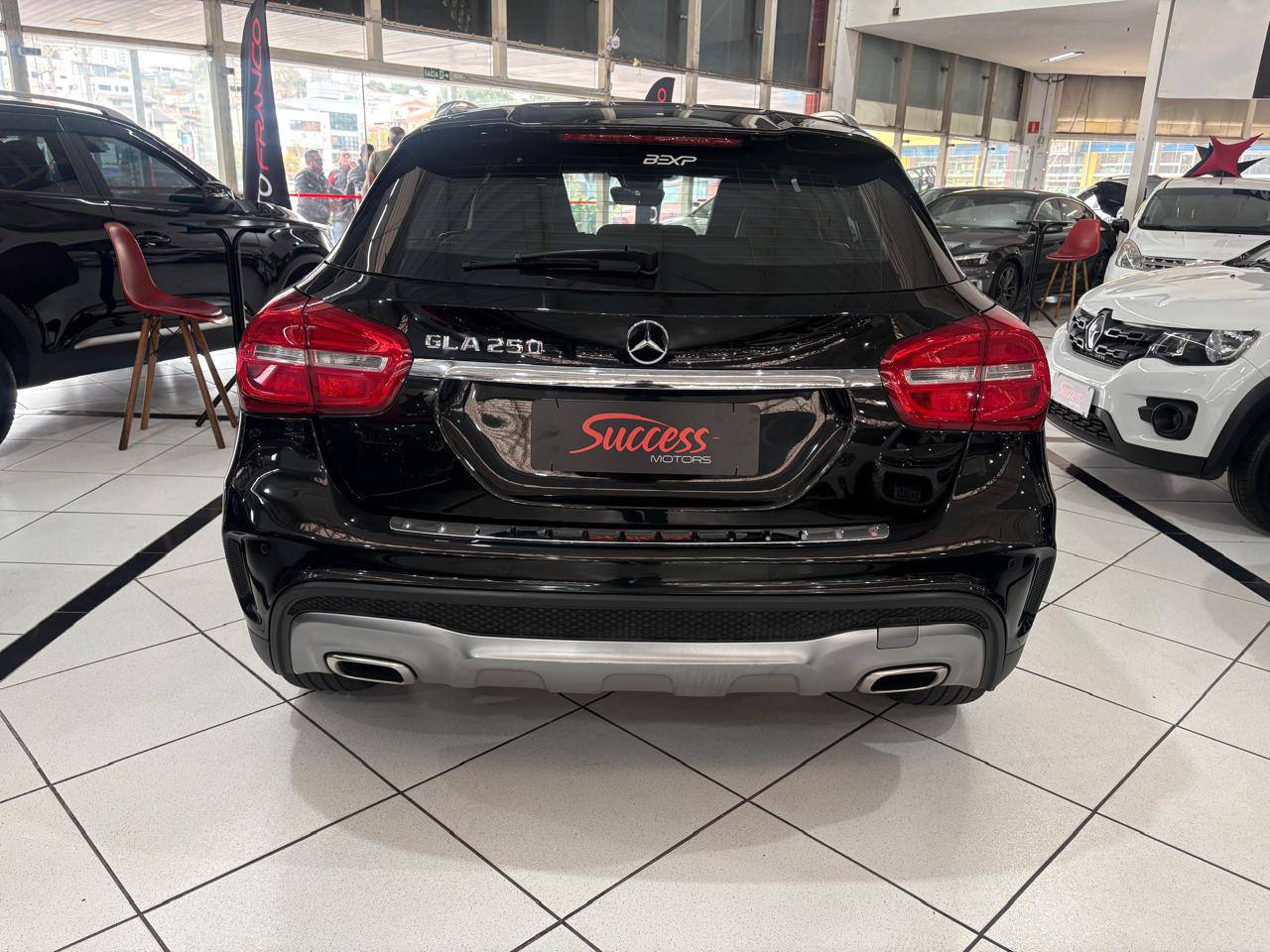 MERCEDES-BENZ GLA 250