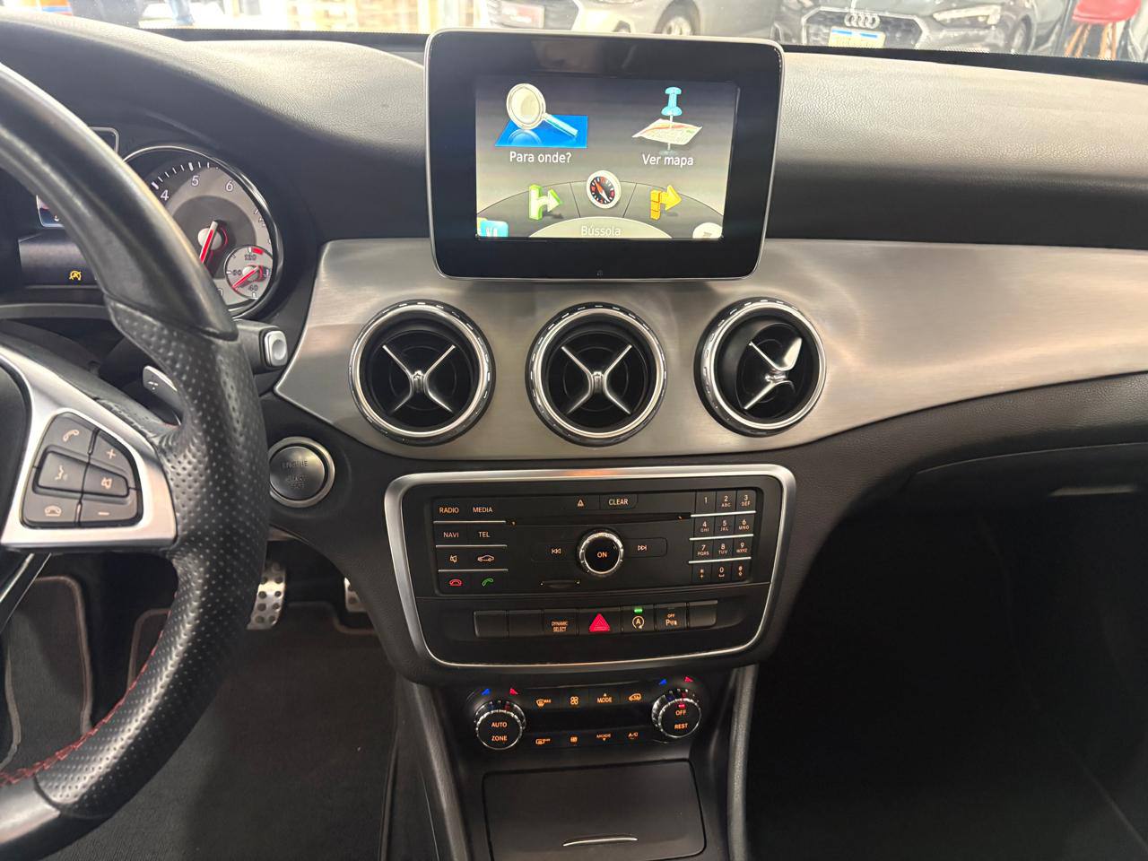 MERCEDES-BENZ GLA 250