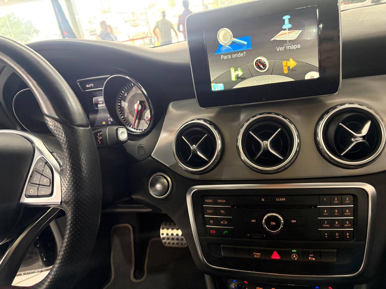MERCEDES-BENZ GLA 250