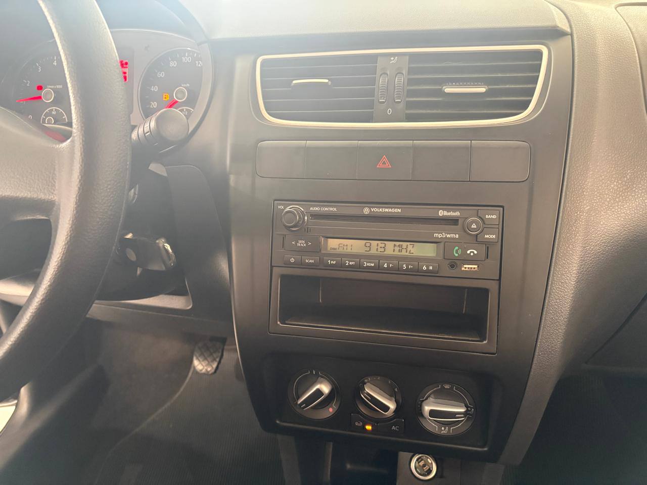 VOLKSWAGEN FOX