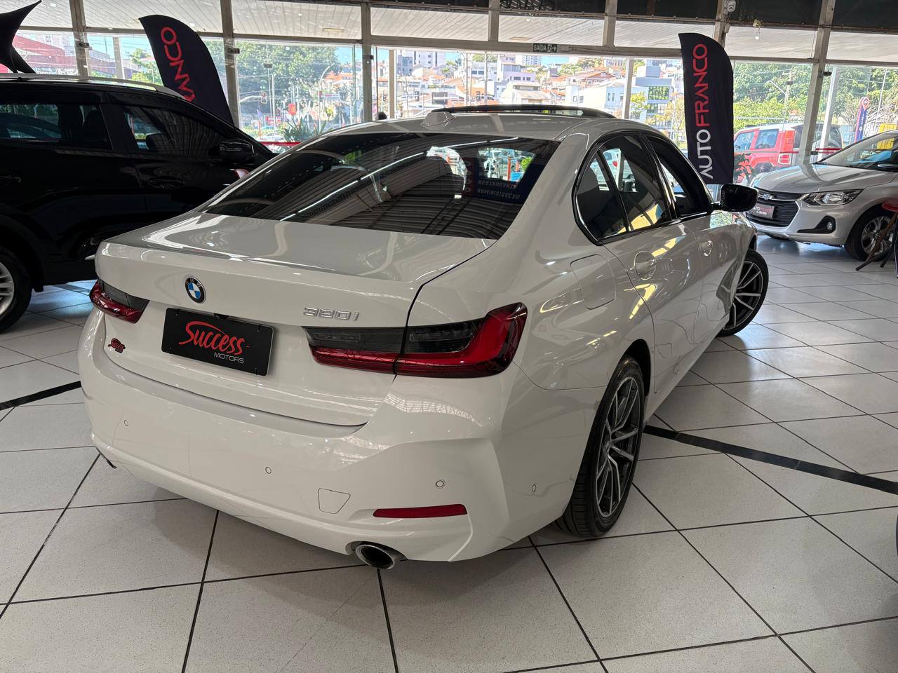 BMW 320i