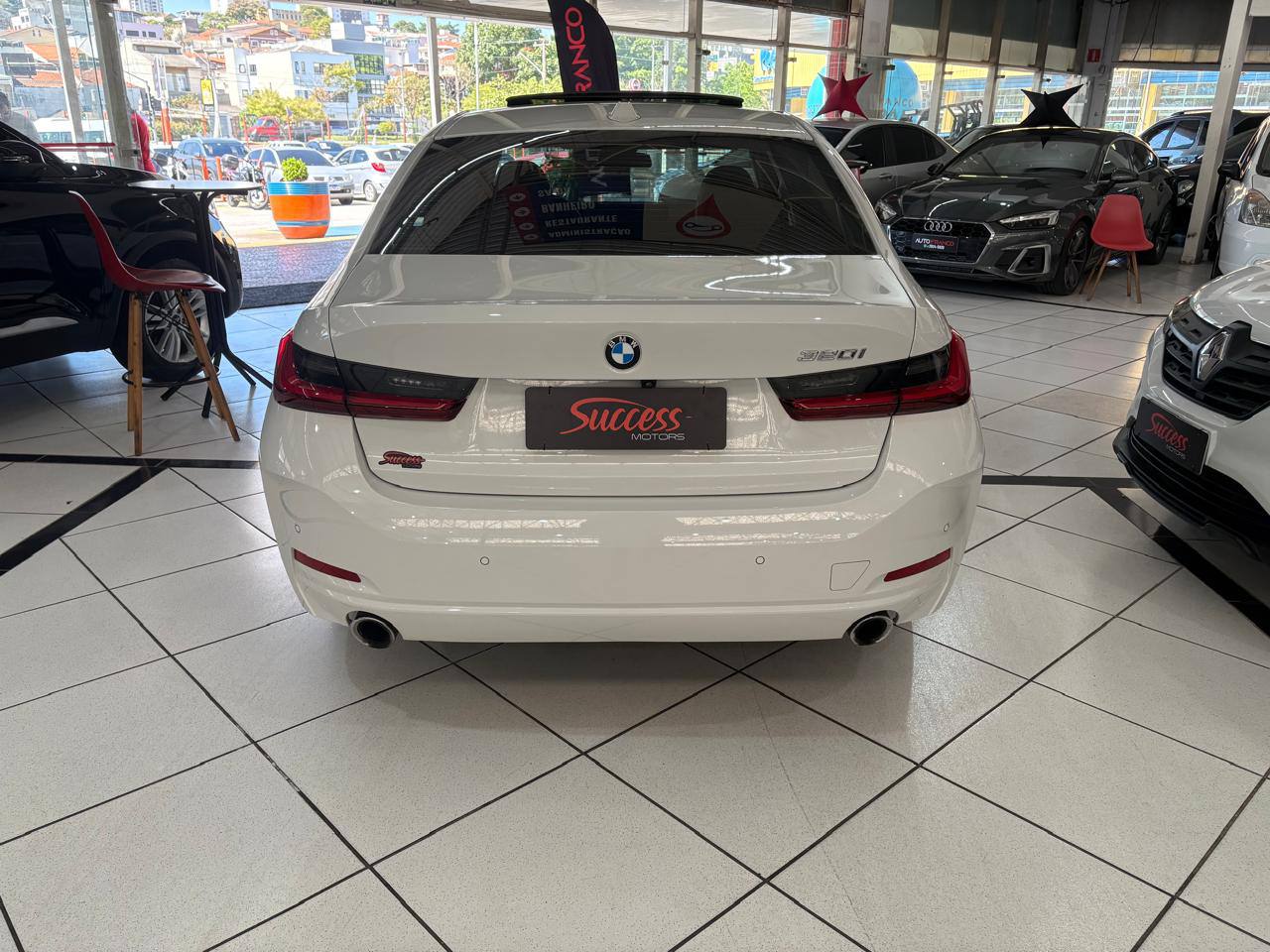 BMW 320i