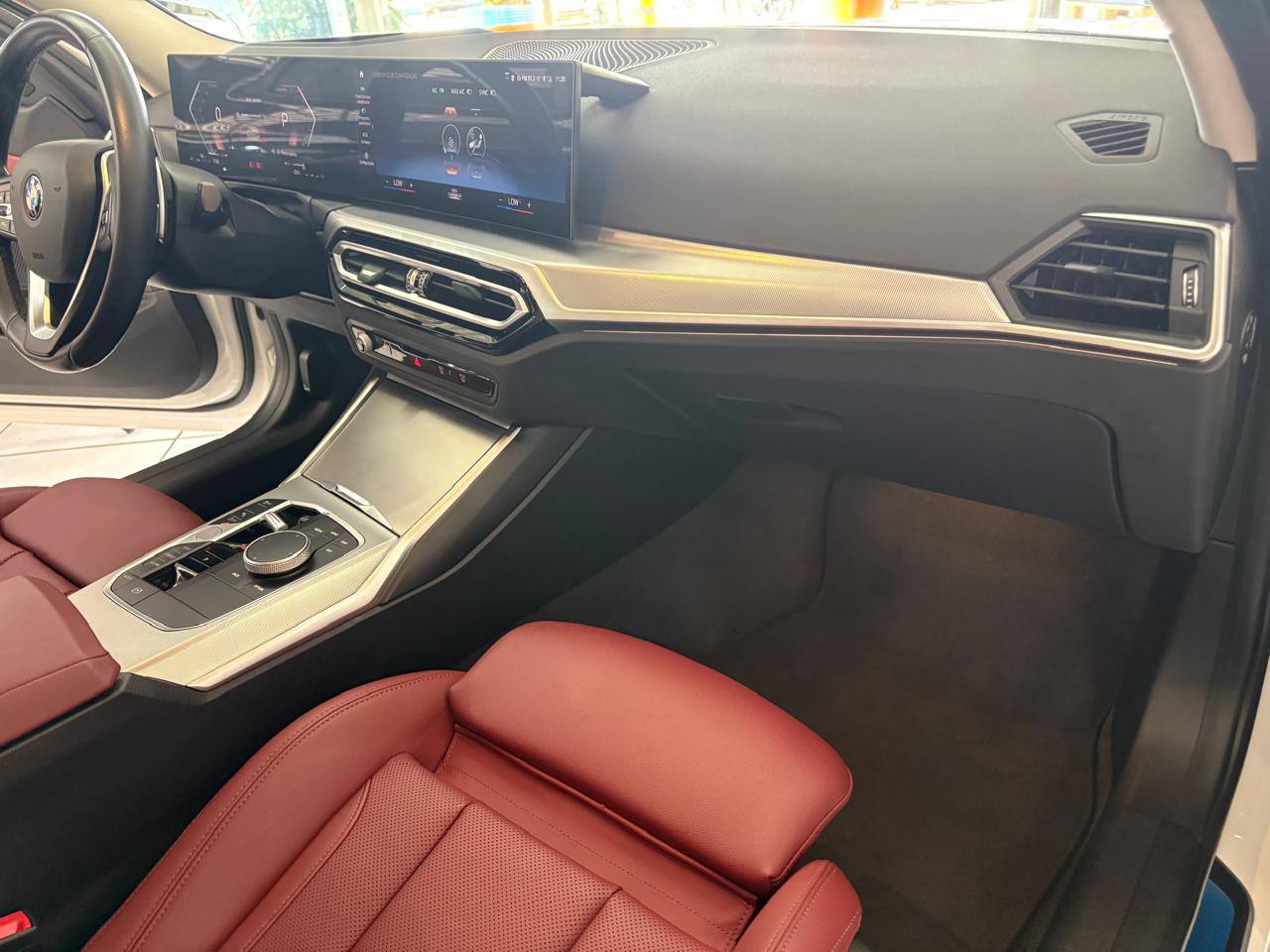 BMW 320i