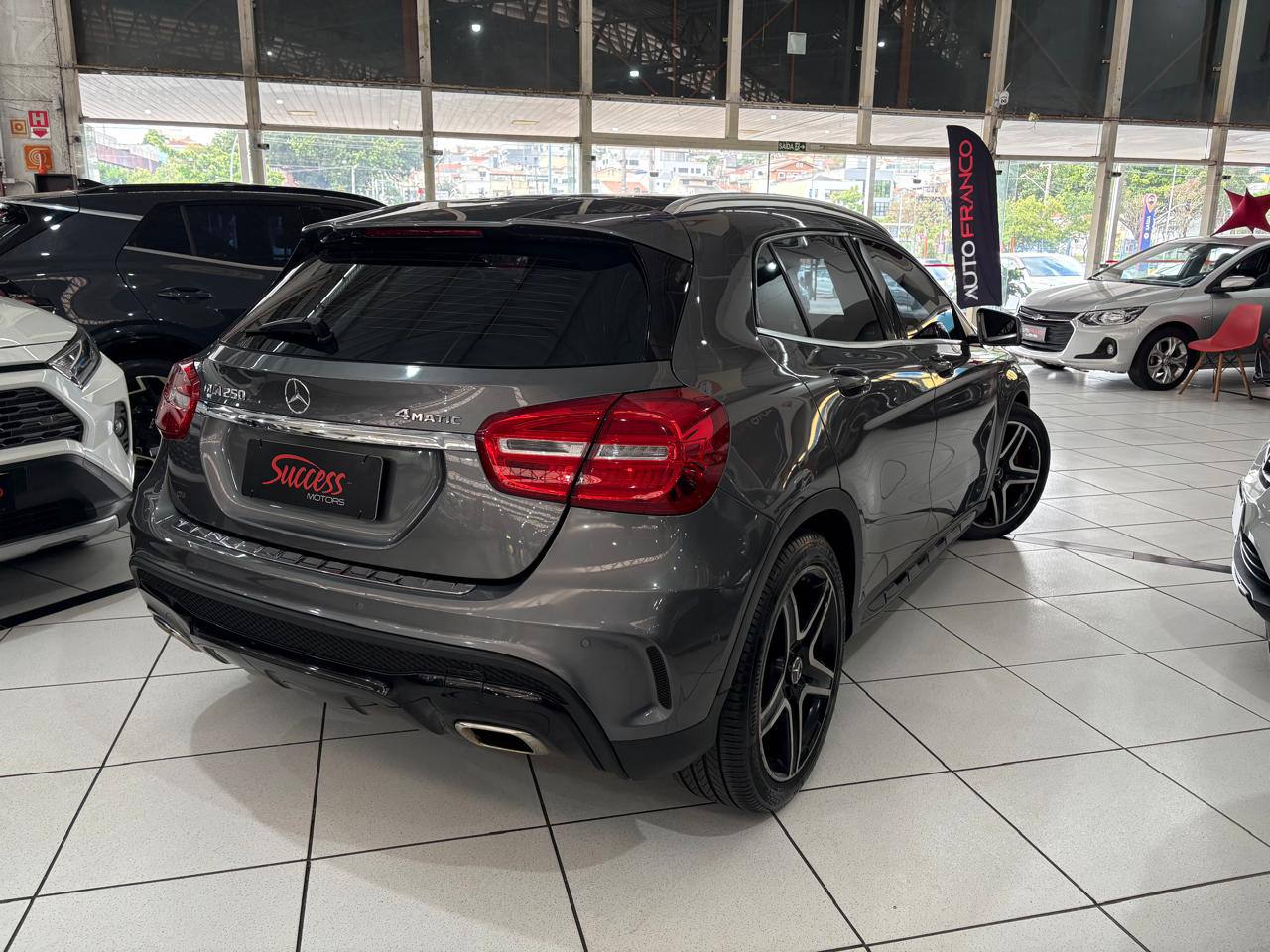 MERCEDES-BENZ GLA 250