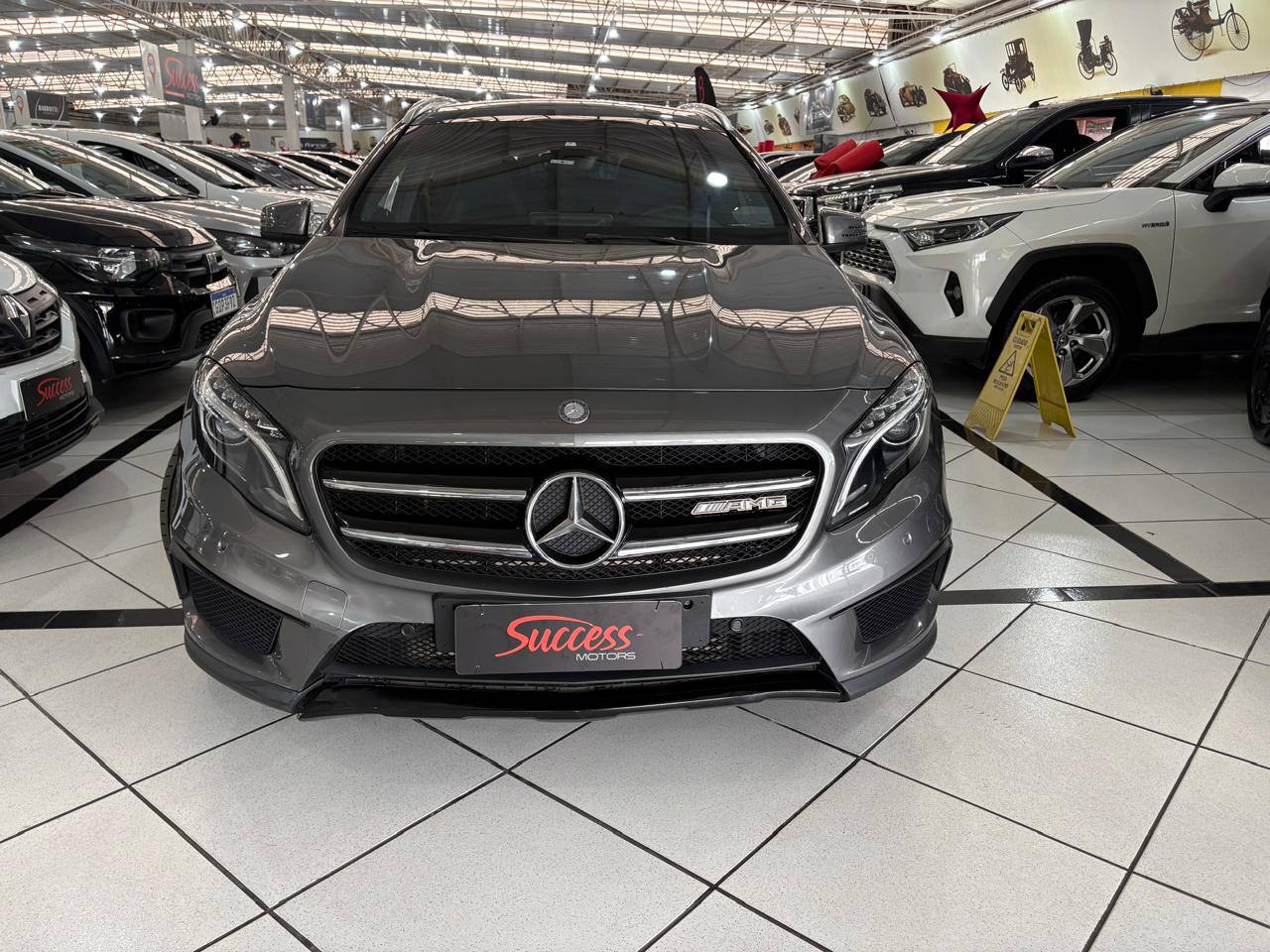 MERCEDES-BENZ GLA 250