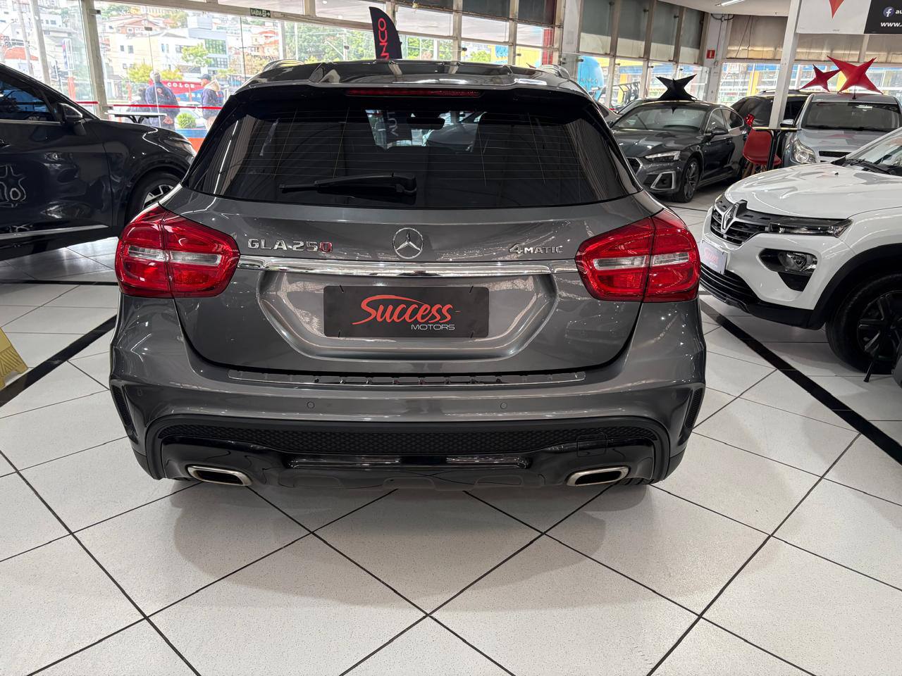 MERCEDES-BENZ GLA 250