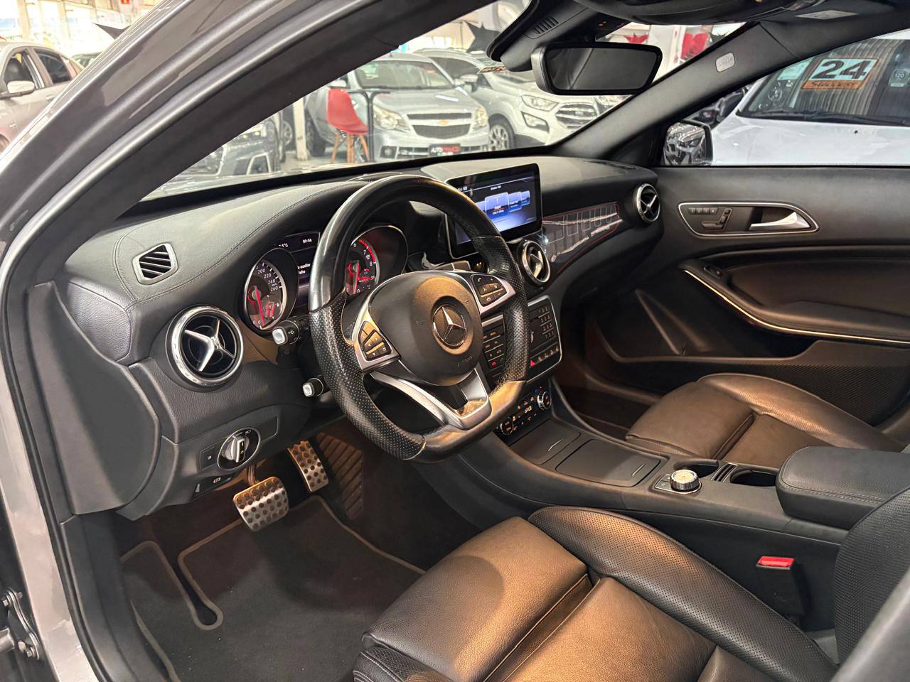 MERCEDES-BENZ GLA 250