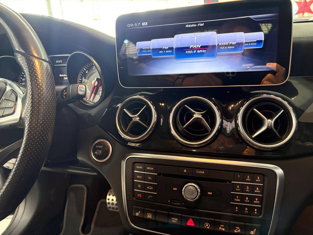 MERCEDES-BENZ GLA 250