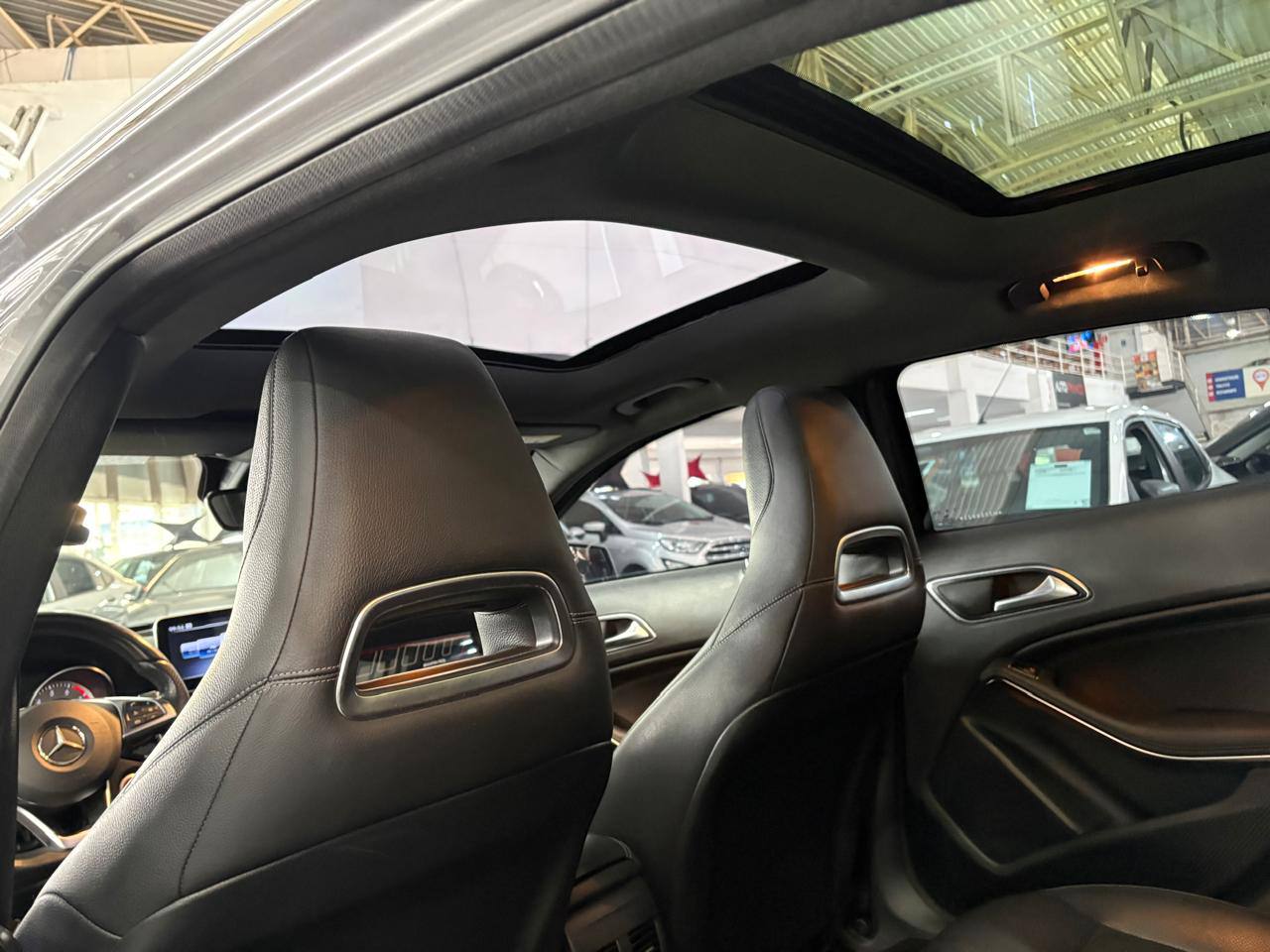 MERCEDES-BENZ GLA 250