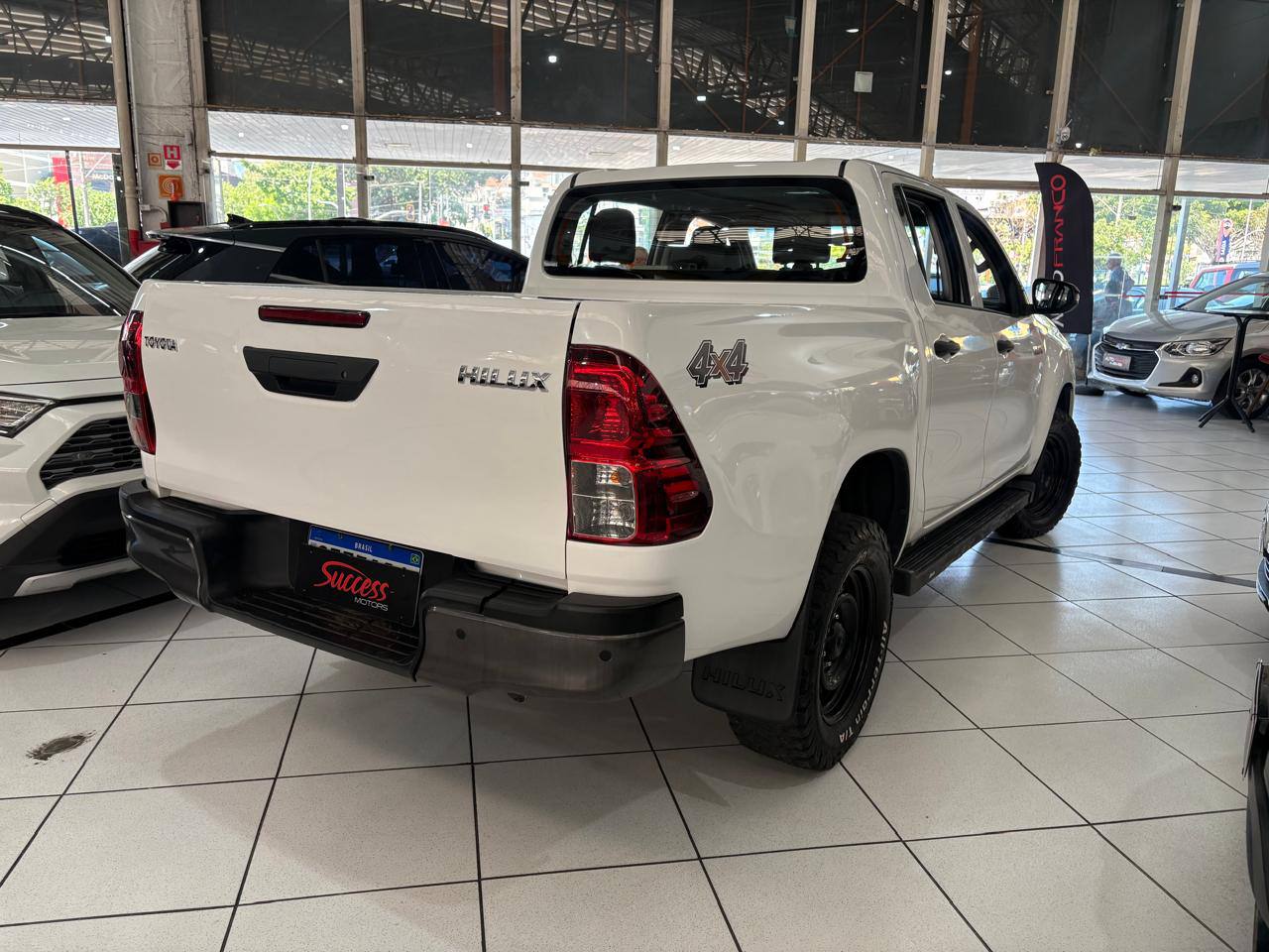 TOYOTA HILUX