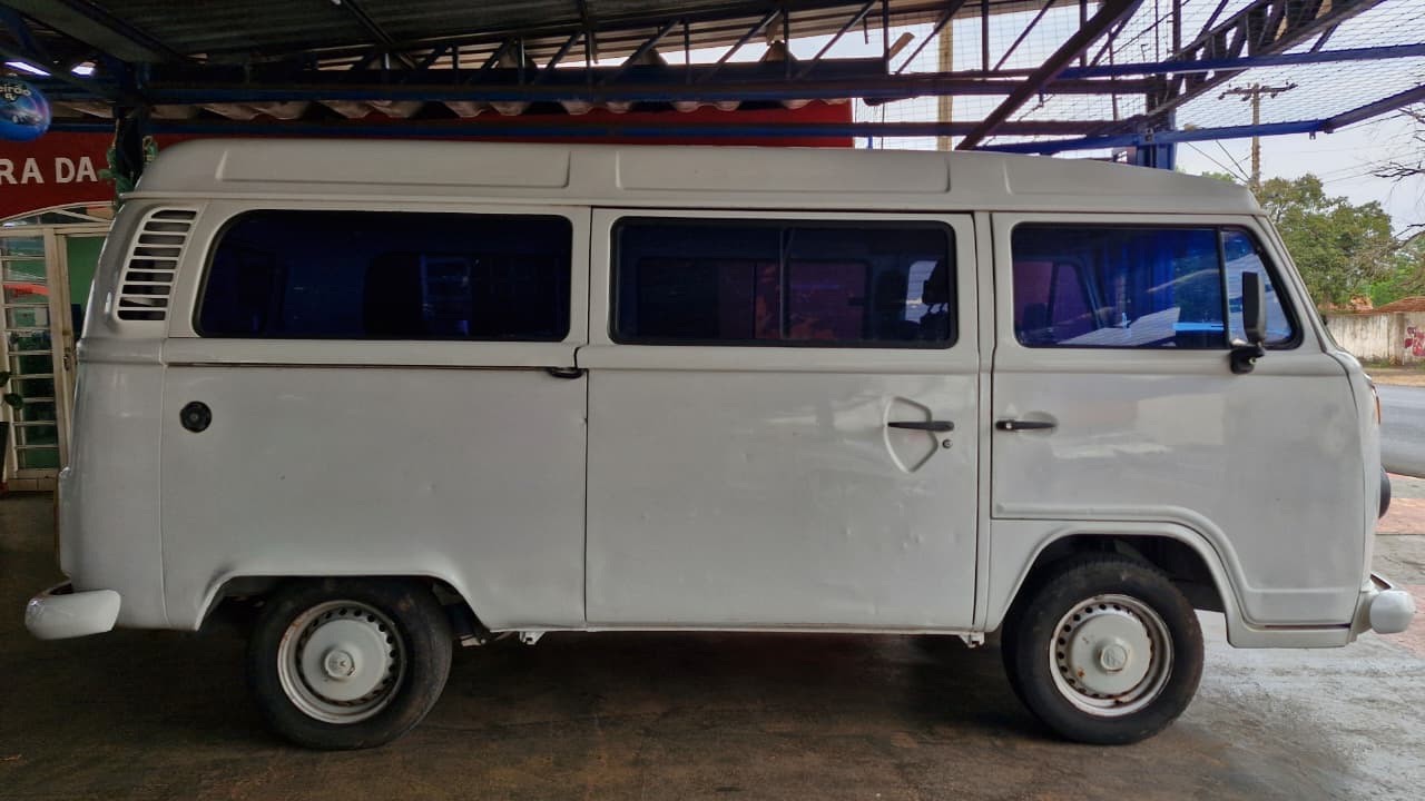 VOLKSWAGEN KOMBI