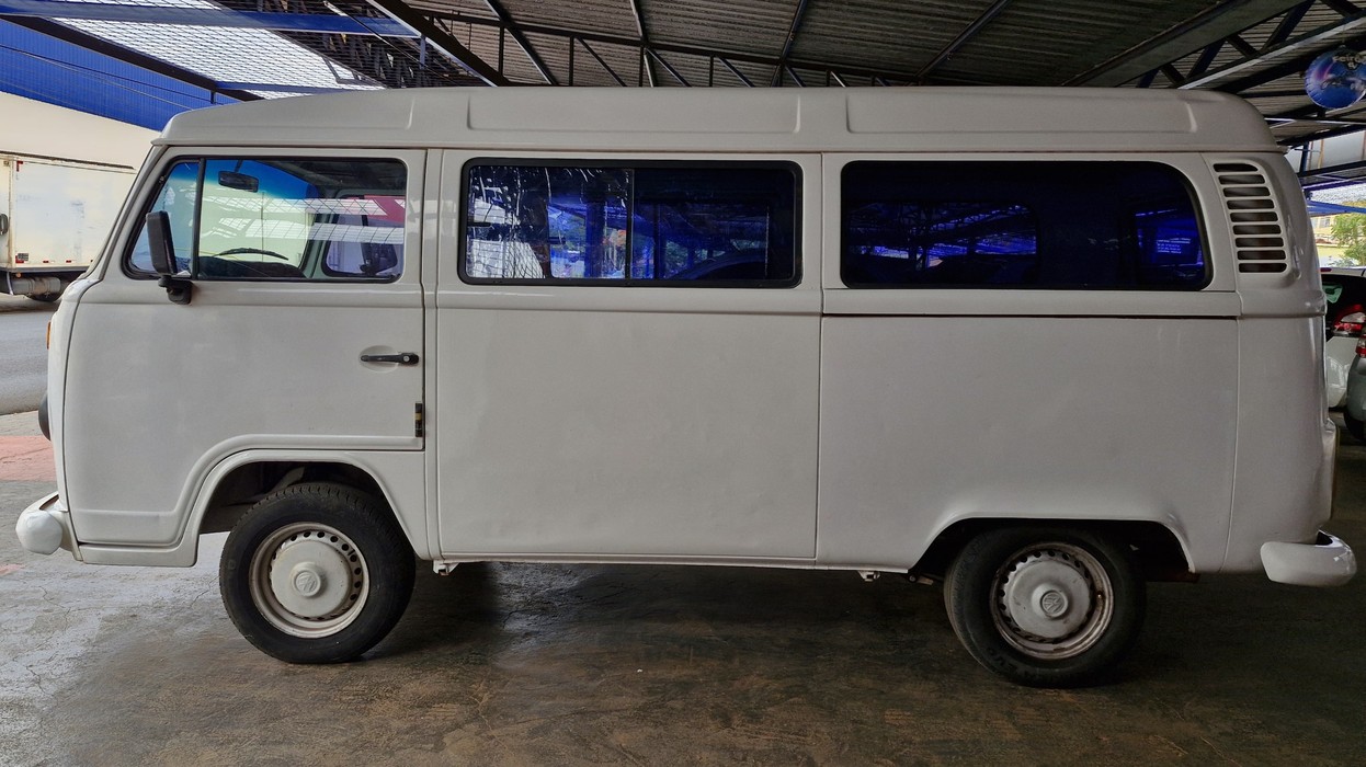 VOLKSWAGEN KOMBI