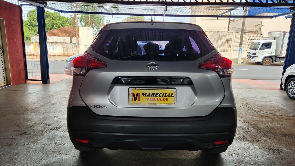 NISSAN KICKS