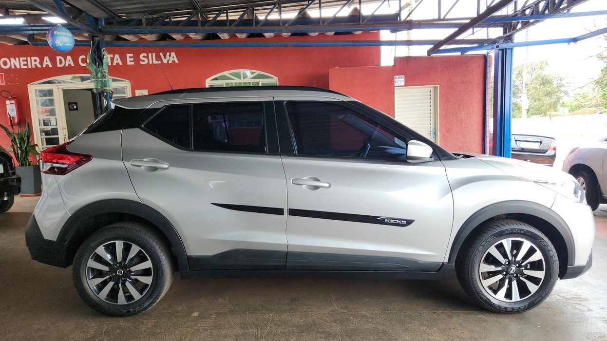 NISSAN KICKS