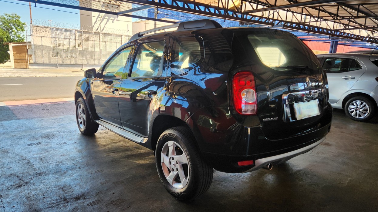 RENAULT DUSTER