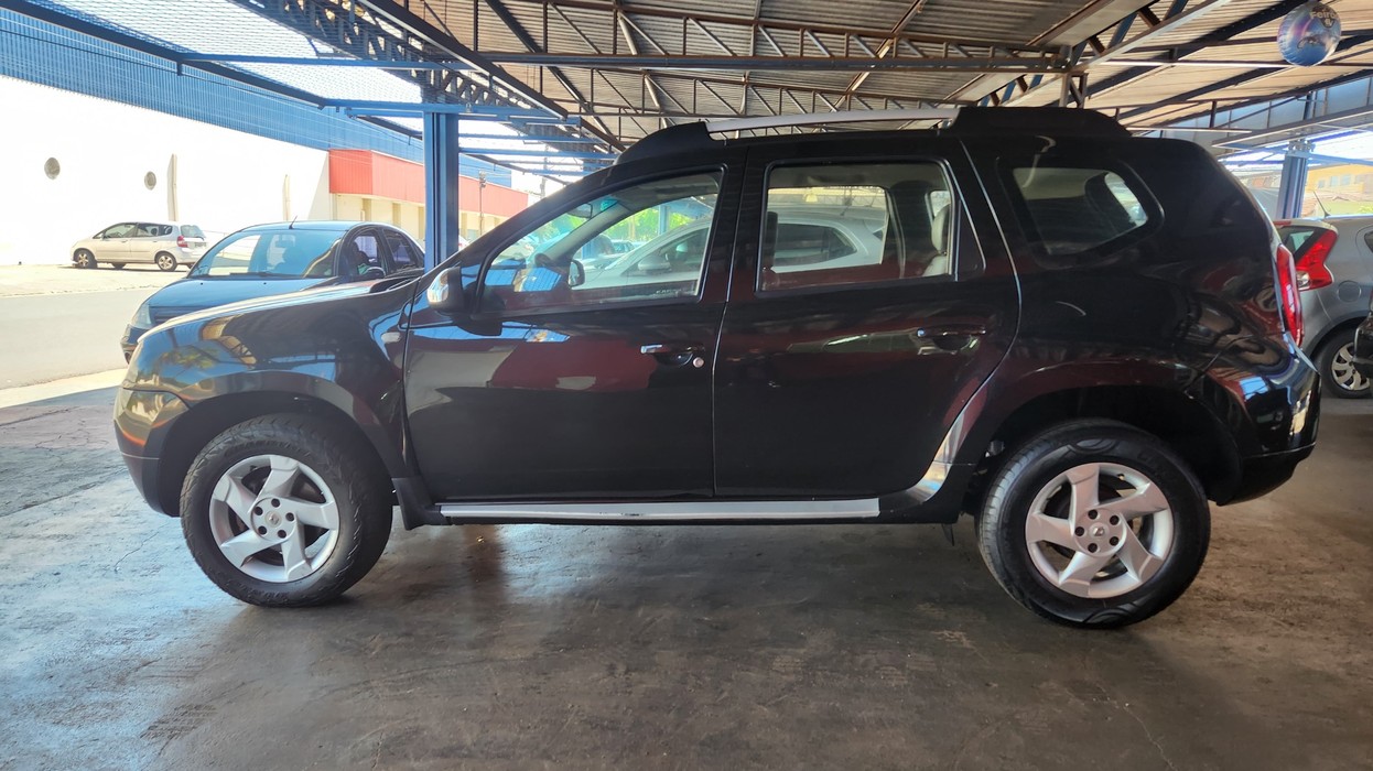 RENAULT DUSTER