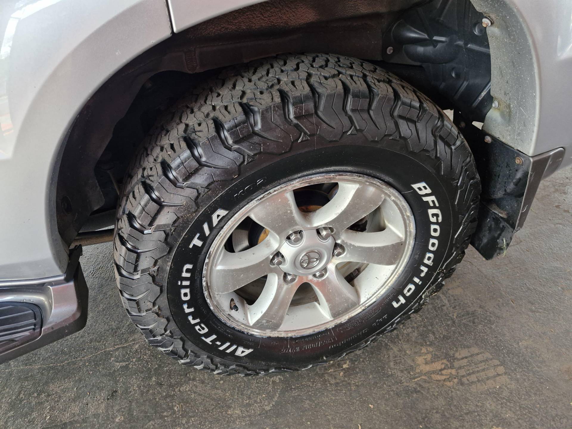 TOYOTA LAND CRUISER PRADO