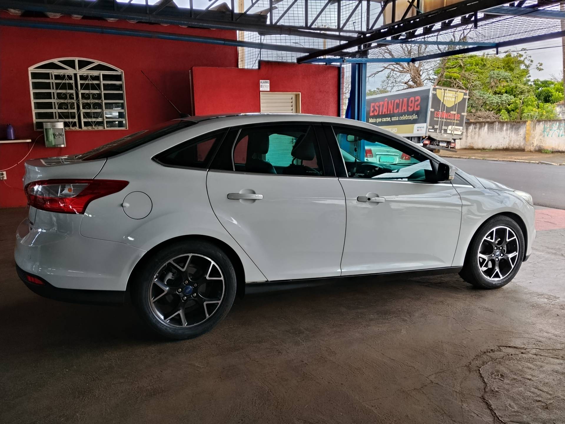 FORD FOCUS