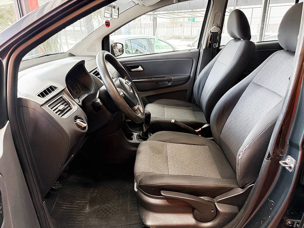 VOLKSWAGEN FOX