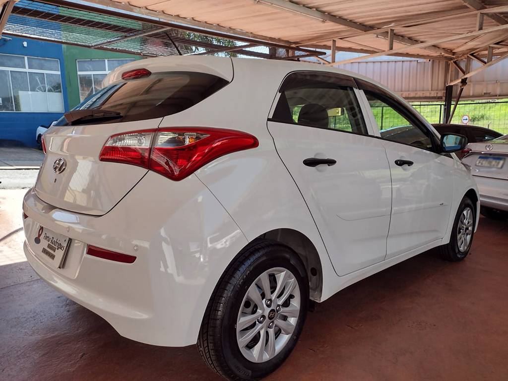 HYUNDAI HB20