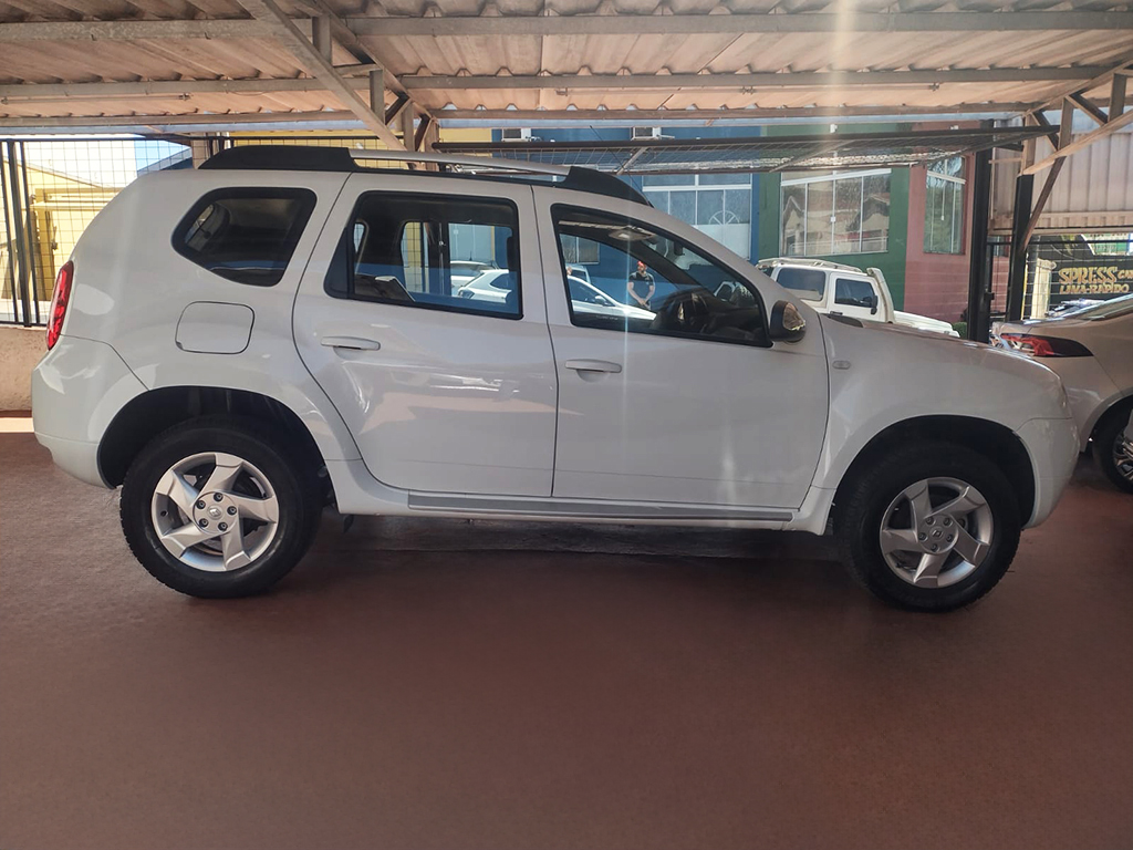 RENAULT DUSTER