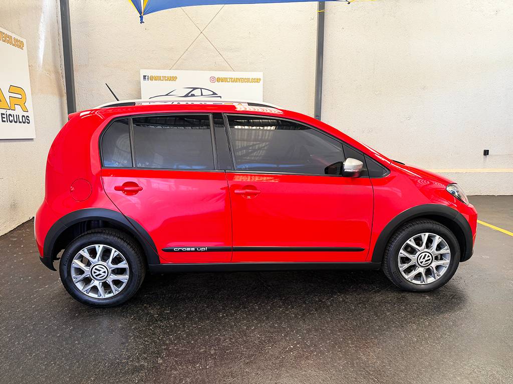 VOLKSWAGEN CROSS UP