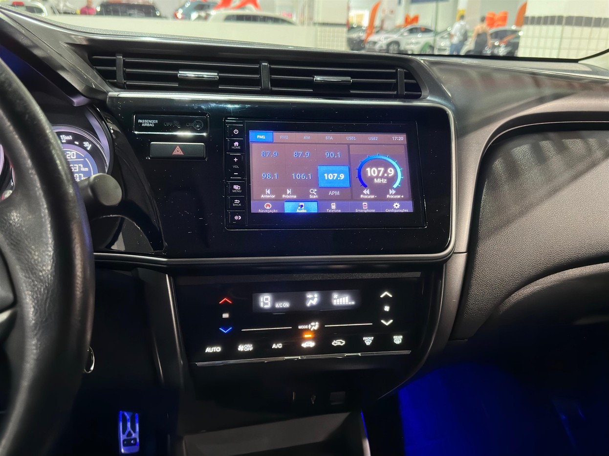 Car Image 9