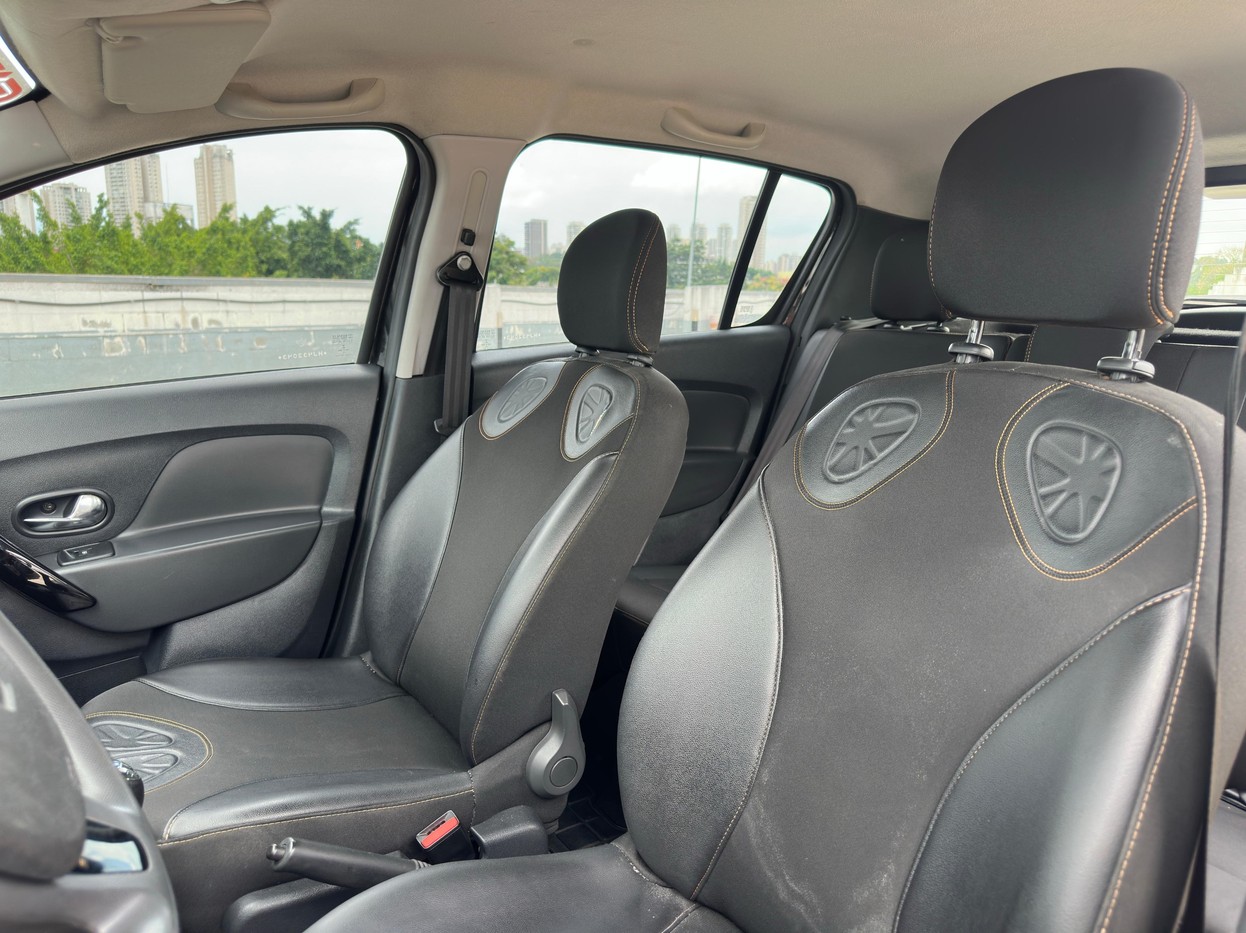 Car Image 12