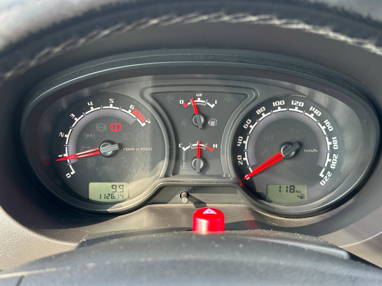 Car Image 9