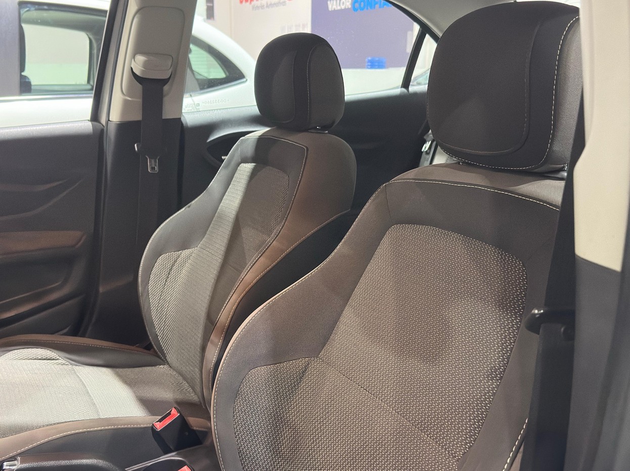 Car Image 19