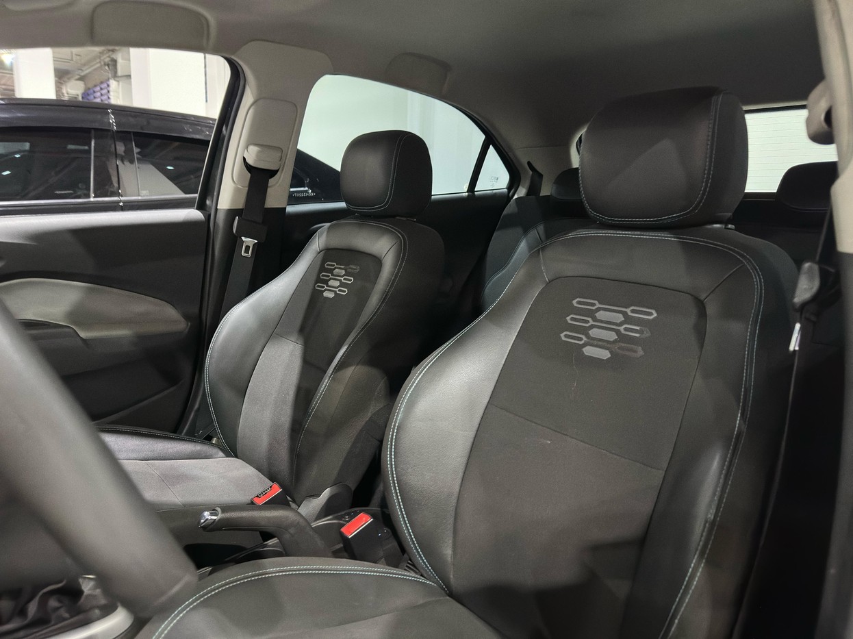 Car Image 9