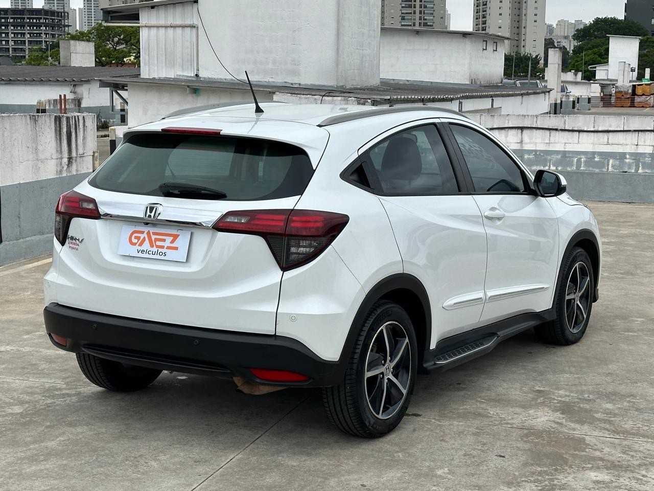 Car Image 15
