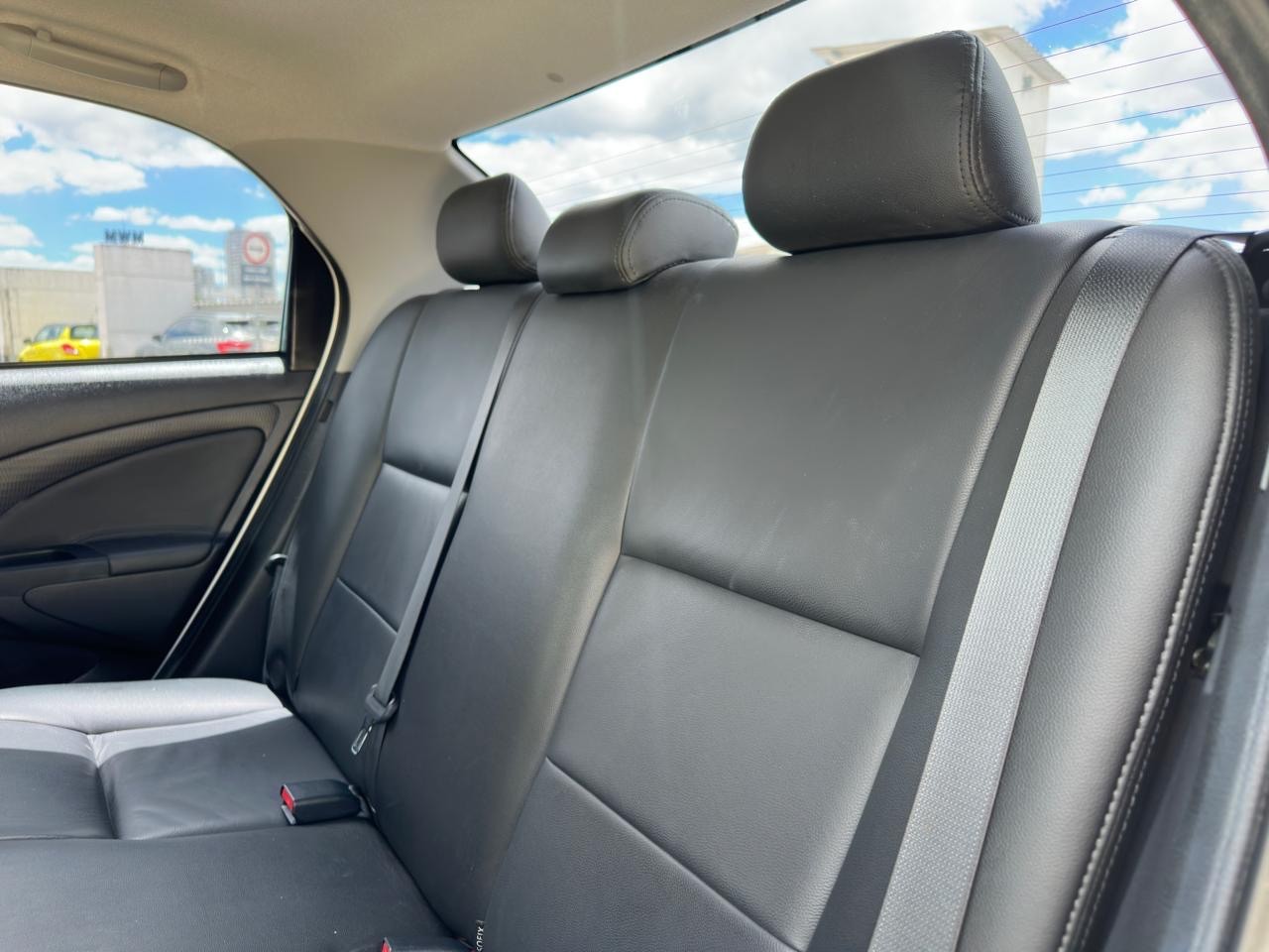 ETIOS 1.5 X PLUS SEDAN 16V